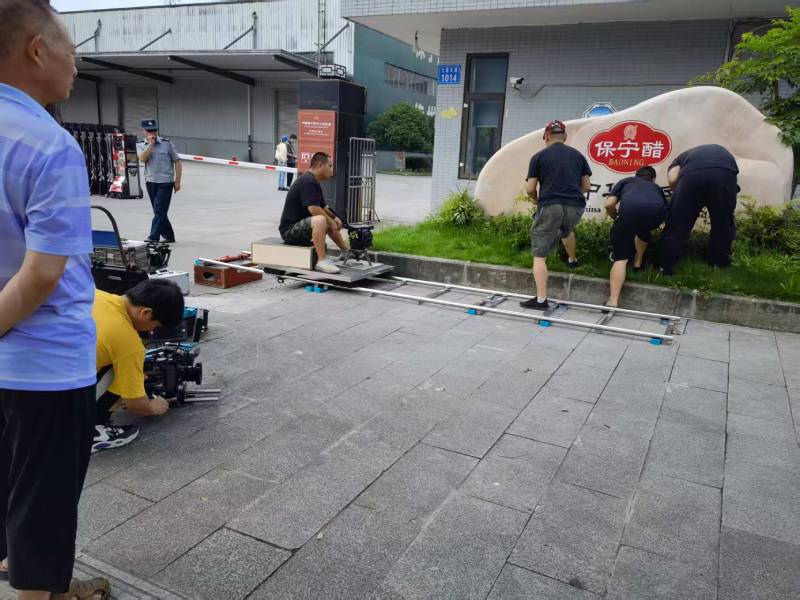 米东区广告片拍摄公司核心优势：全流程服务，让品牌广告片省心更出彩